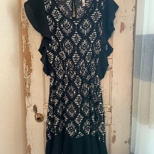 Black/white ruffle sleeve sundress